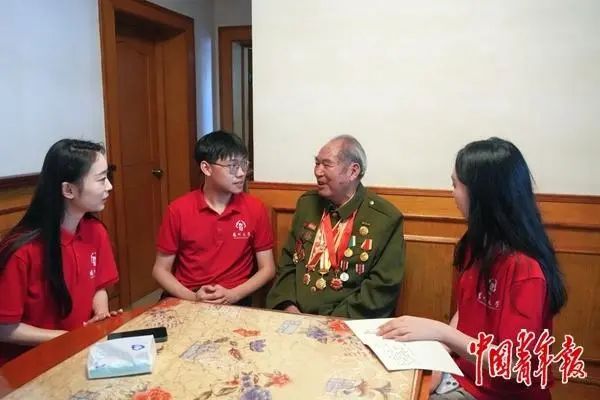 銘記歷史 緬懷先烈 | 為了永不褪色的記憶——揚州大學口述史團隊十年接力尋訪抗戰老戰士(圖2)