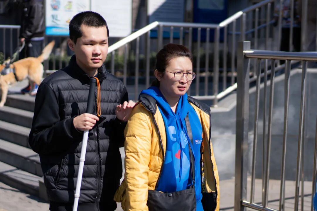 北京愛心大使 盲友組樂隊,把耳朵叫醒!(圖6) 北京愛心大使 盲友組樂隊,把耳朵叫醒!(圖6)