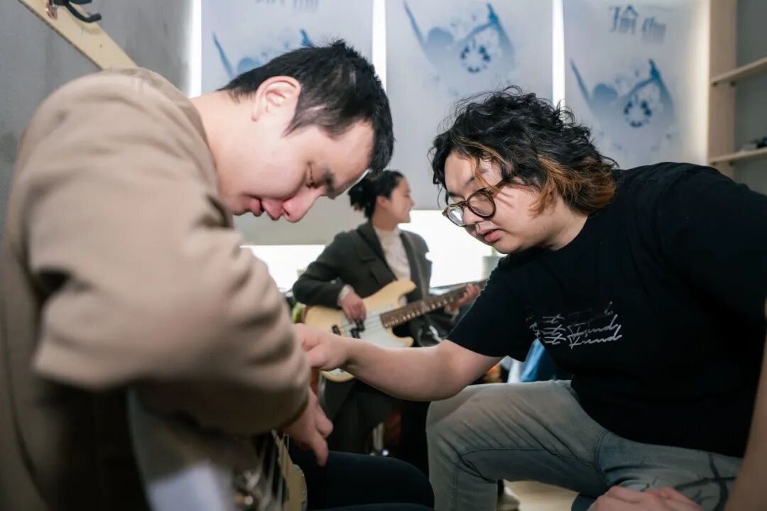 北京愛心大使 盲友組樂隊,把耳朵叫醒!(圖14) 北京愛心大使 盲友組樂隊,把耳朵叫醒!(圖14)