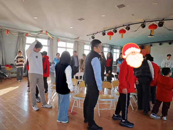 書香傳遞暖童心 黨建引領踐初心——總企聯黨支部聯合水滴黨委、宏志國際黨支部開展公益捐贈活動(圖3) image.png