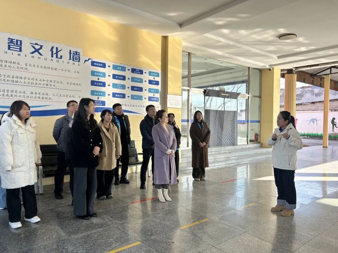 書香傳遞暖童心 黨建引領踐初心——總企聯黨支部聯合水滴黨委、宏志國際黨支部開展公益捐贈活動(圖2) 91edd11317f53e62399bf7f5bad949e1.jpg